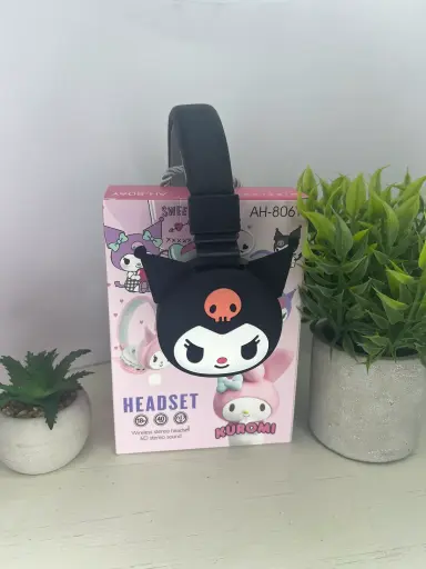 audifonos sanrio Kuromi